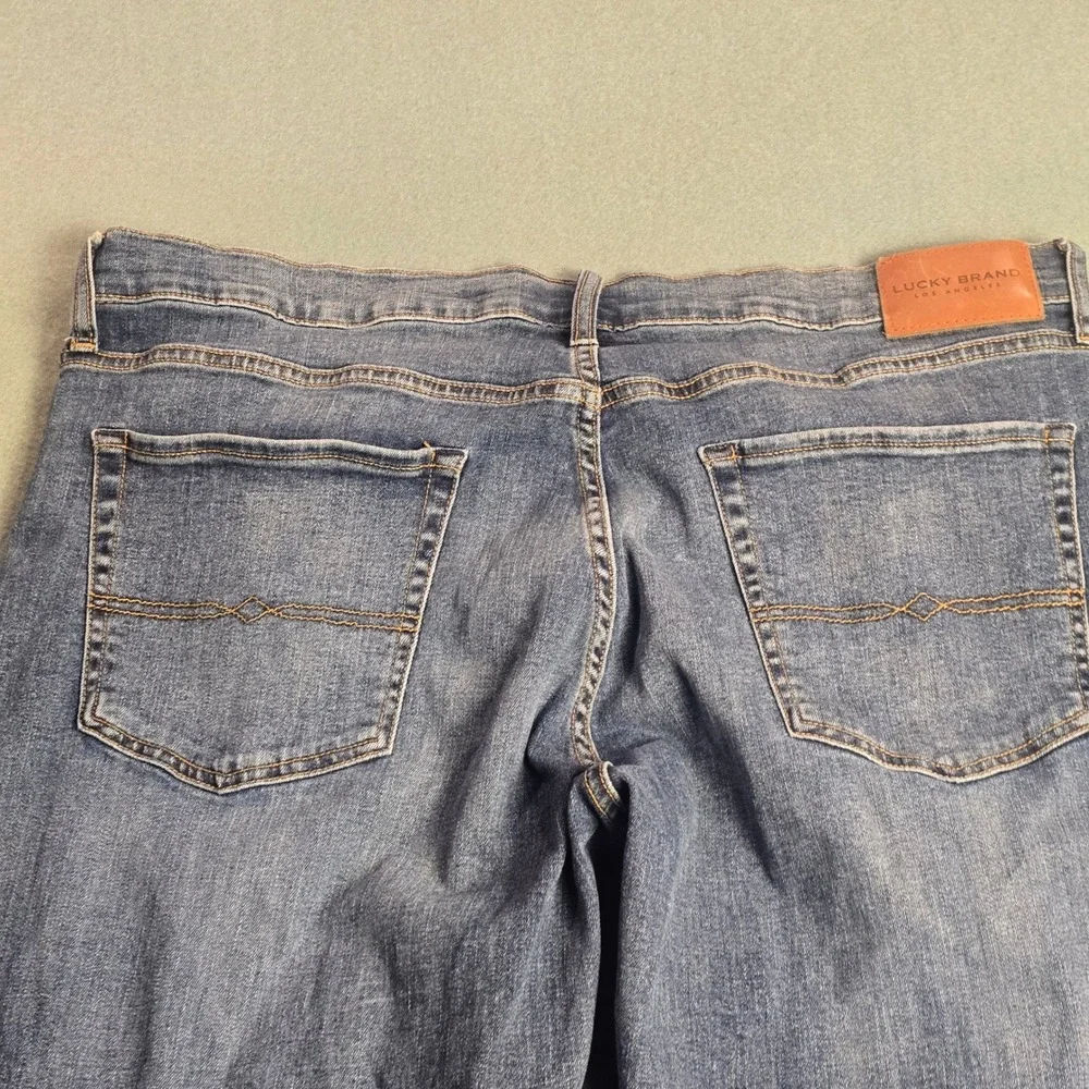 Lucky Brand 221 Straight Leg Jeans Mens 40x32‎ Medium Wash Blue Denim Pants